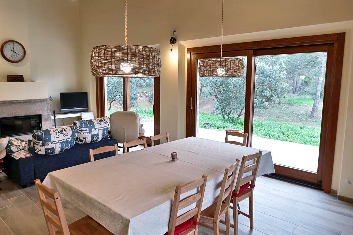 finestres de fusta dissenyades amb criteris d'eficiència i seguretat per Carreté Finestres Girona-tancaments balcons