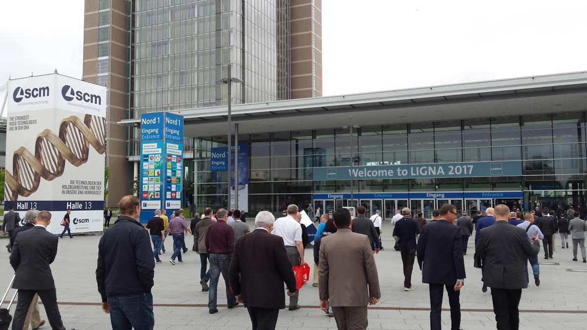 el equipo Carreté Finestresvisita las ferias Barcelona Building Construmat y Ligna Hannover